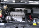 The 2.2-liter inline 4 engine of a JDM 1998 Toyota Harrier exported abroad by Japan Car Direct