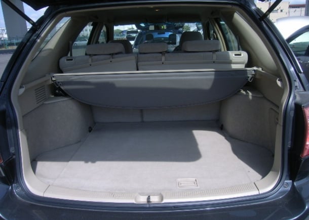 The rear luggage area of a JDM 1998 Toyota Harrier exported abroad by Japan Car Direct