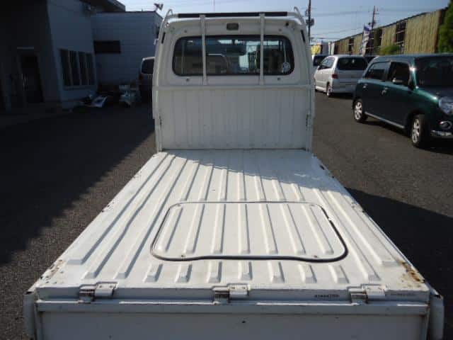 Best-Kei-Trucks-RESTRUCTURED-article-two-PHOTO-10.-Sambar-Truck-good-maintenance-access.-For-sale-in-Japan