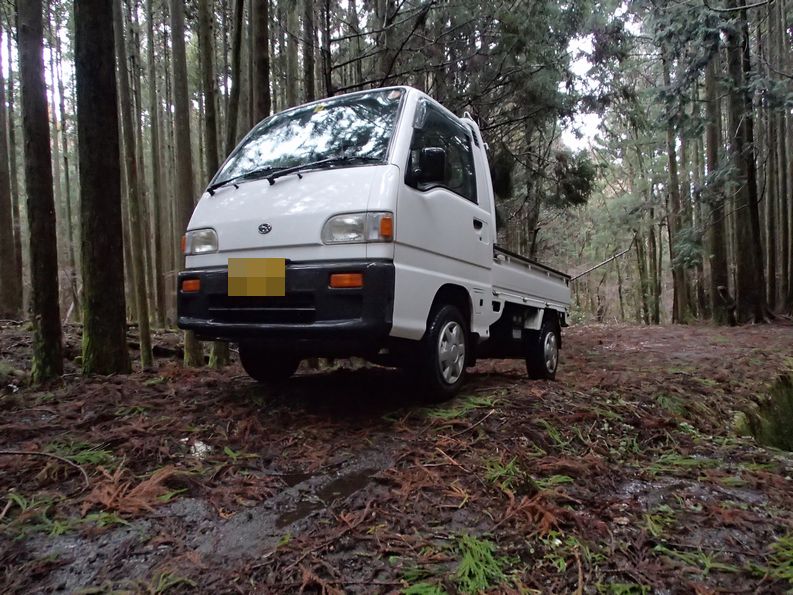 Best-Kei-Trucks-RESTRUCTURED-article-two-PHOTO-5.-4WD-Sambar-off-road-import-frm-Japan