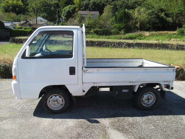 It's easy to import a 25 year old or older Japanese kei truck to the USA, suzuki carri, daihatsu hijet, honda acty, mitsubishi minicab