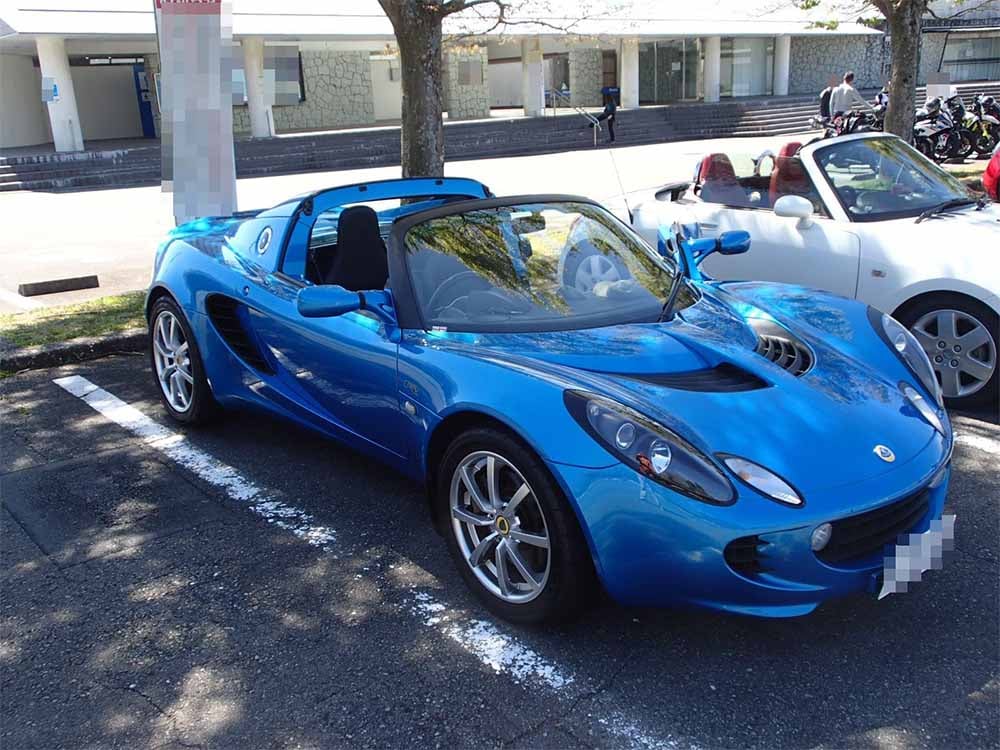 Driving review classic sports cars found in Japan. Clean Lotus Elise-R. Japan Car Direct