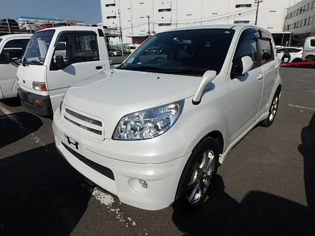 Versatile Suv perfect for small family camping trip to beach go anywhere great paint reliable cheap Japan only well looked after