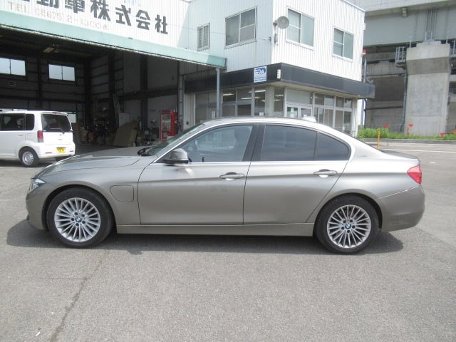 BMW, Beemer, 330e, hybrid, sedan, compact executive car, 3 series, German car, Japan car auction, Japan Car Direct