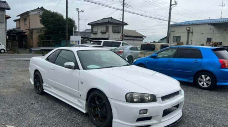 R34 Skyline ER34 shipped from Japan JCD exports many Skylines from Japan to UK Canada USA