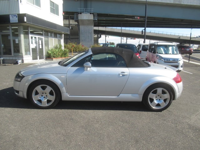 Clean Used Audi TT Roadster from Japanese used car auctions work with JCD
