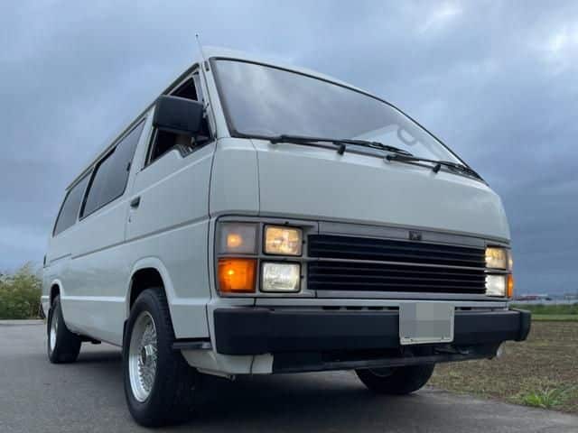 Hiace imported from us here in Japan, you're looking at the 2.8 liter Diesel straight four or the 3.0 liter Diesel straight four