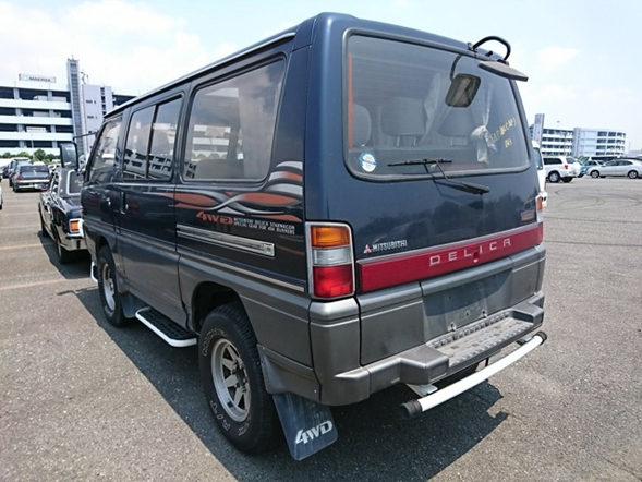 Turbo diesel engine 4wd 8 passenger import from Japan best quality lowest price