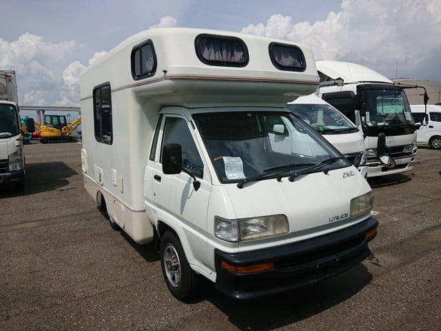 2.-Hiace-Camper-from-Japan