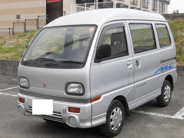 Article-4-PHOTO-8.-Mitsubishi-minicab-Van-for-export-from-Japan