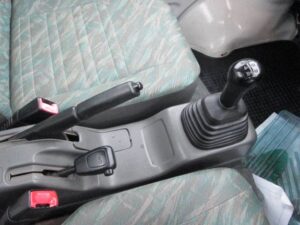 Minitruck-Options-Article-One-PHOTO-7-4WD-Suzuki-Carry-Self-Import