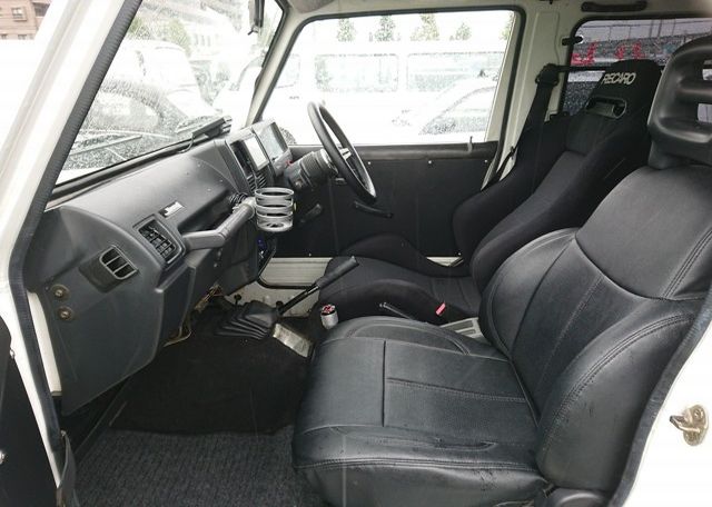 13 1993 Suzuki Jimny tuner's dream front passenger seat