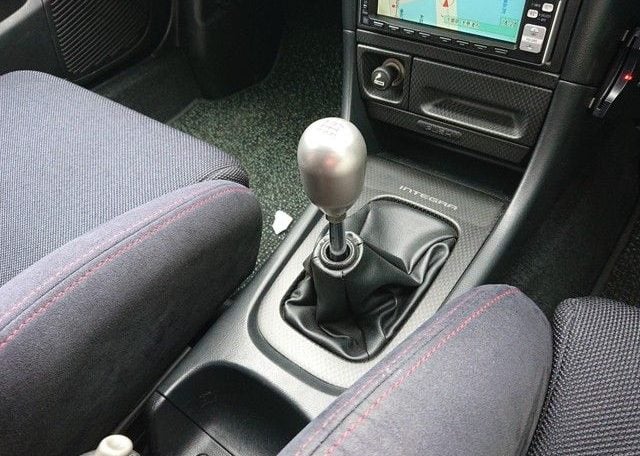 25 Integra R-Type import from Japan to USA. Shifter and Center console lower. Clean car. Japan Car Direct