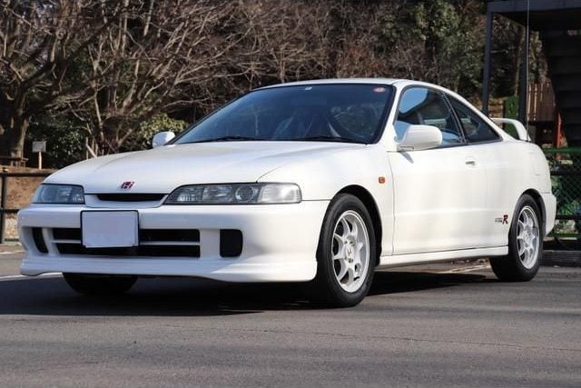 S and E Honda Integra R-Type DC-5 In Text Photo 2. Buy direct from Japan with JCD