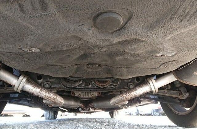11-Toyota-Soarer-Z30-LexusSC300-1996-car-imported-direct-from-Japan-via-JCD.-Clean-underbody-640x456