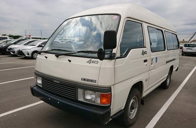 1994-Nissan-Homy-front-left-640x456