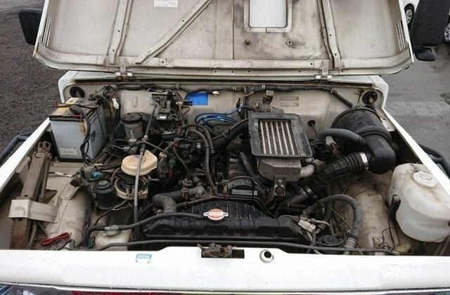 23-1993-Suzuki-Jimny-tuners-dream-engine-bay