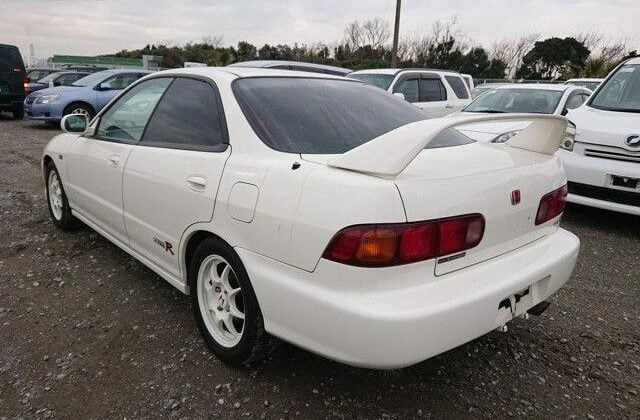 7-Integra-R-Type-self-import-direct-from-Japan-to-USA.-Worked-with-Japan-Car-Direct.-Bought-at-auction--640x456