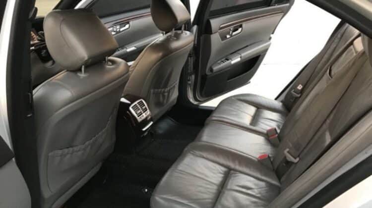 Mercedes-Benz-S-320-CDI-limo-back-seats-762x456