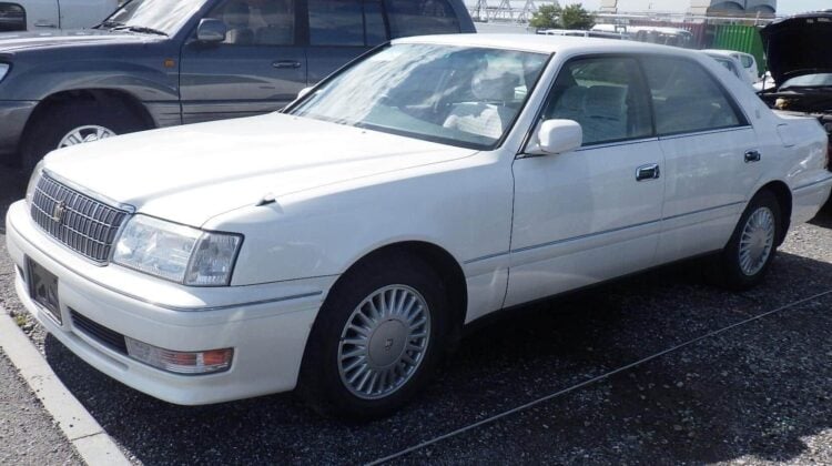 Toyota Crown, Japanese Luxury Sedan, Import Cars from Japan, Japan Car Auctions, Classic Toyota Models, Luxury Car Import, Toyota Crown For Sale, Japanese Executive Cars, Japan Auto Export, Japan Car Direct