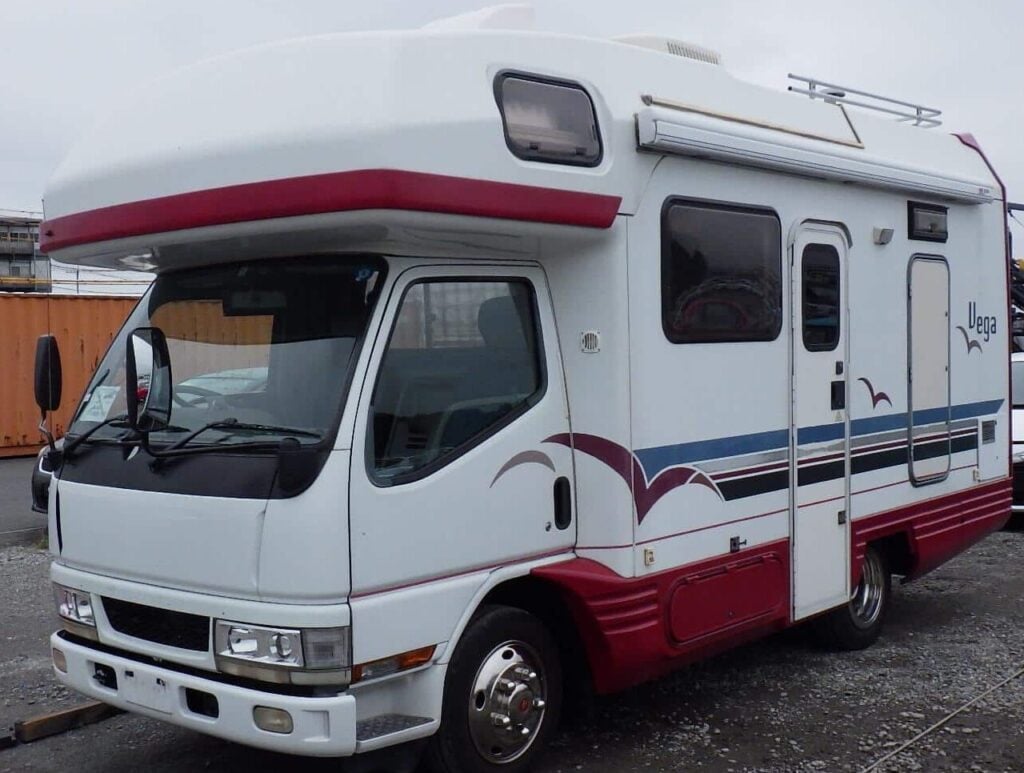 Mitsubishi Canter Camping, Canter Camper, Mitsubishi RV Truck, Compact Motorhome, Off-Road Camper, Used Mitsubishi Canter, Japan Camper Import, Buy Campers Japan, Japanese Auction Vehicles, Japan Car Direct