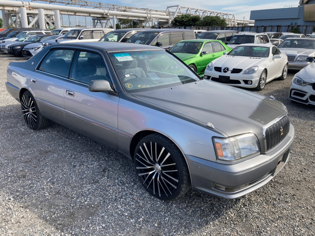 Toyota Crown Majesta, Luxury Sedan, Japanese Flagship, Premium Comfort, V8 Power, Smooth Ride, Japan Car Auctions, Executive Car, Japanese Luxury Vehicle, Japan Car Direct